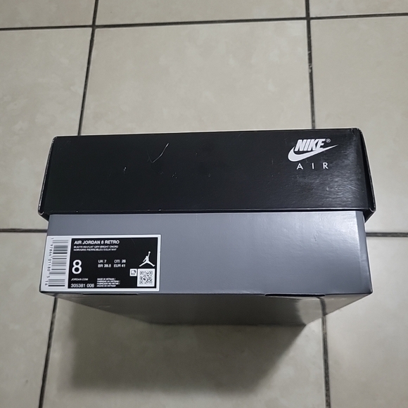 Empty Shoe Box - Picture 2 of 5